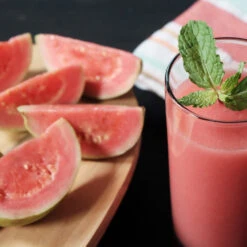 Tropical Pink Guava Tree 7 Tropical Pink Guava Tree -GreenNest Store Pink Guava 3